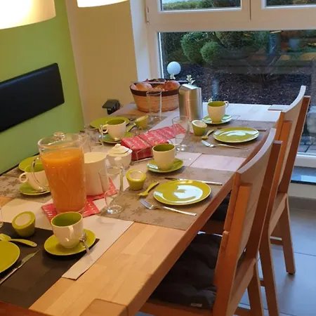 Gaestezimmer , Wauri Affittacamere *