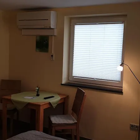 Gaestezimmer , Wauri *