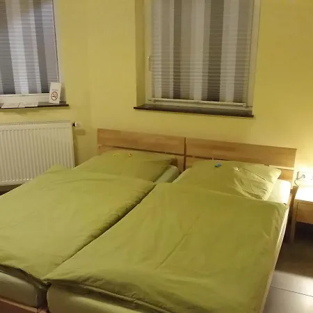 Gaestezimmer , Wauri *