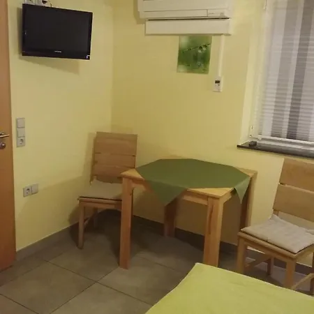 Gaestezimmer , Wauri