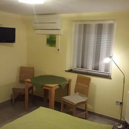Gaestezimmer , Wauri Affittacamere Waldenbuch
