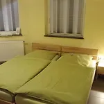 Gaestezimmer , Wauri 3*