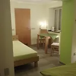 Gaestezimmer , Wauri Waldenbuch