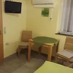 Gaestezimmer , Wauri