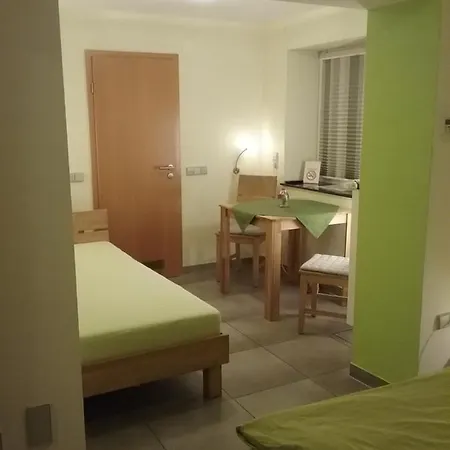 Gaestezimmer , Wauri Waldenbuch