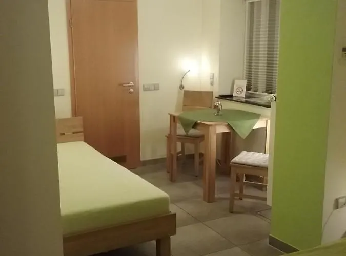 Gaestezimmer , Wauri Waldenbuch