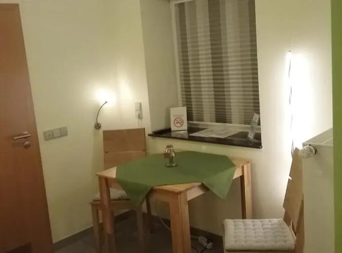 بيت ضيافة Gaestezimmer , Wauri Waldenbuch