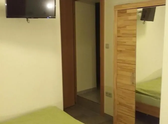 بيت ضيافة Gaestezimmer , Wauri Waldenbuch