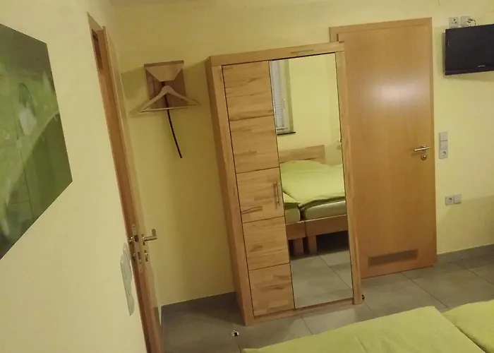 Gaestezimmer , Wauri Πανσιόν Waldenbuch